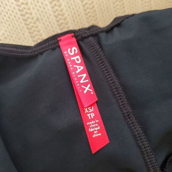 SPANX | *NEW* SmartGrip Open-Bust Full Slip - [XS, Very Black] - Picture 9 of 13